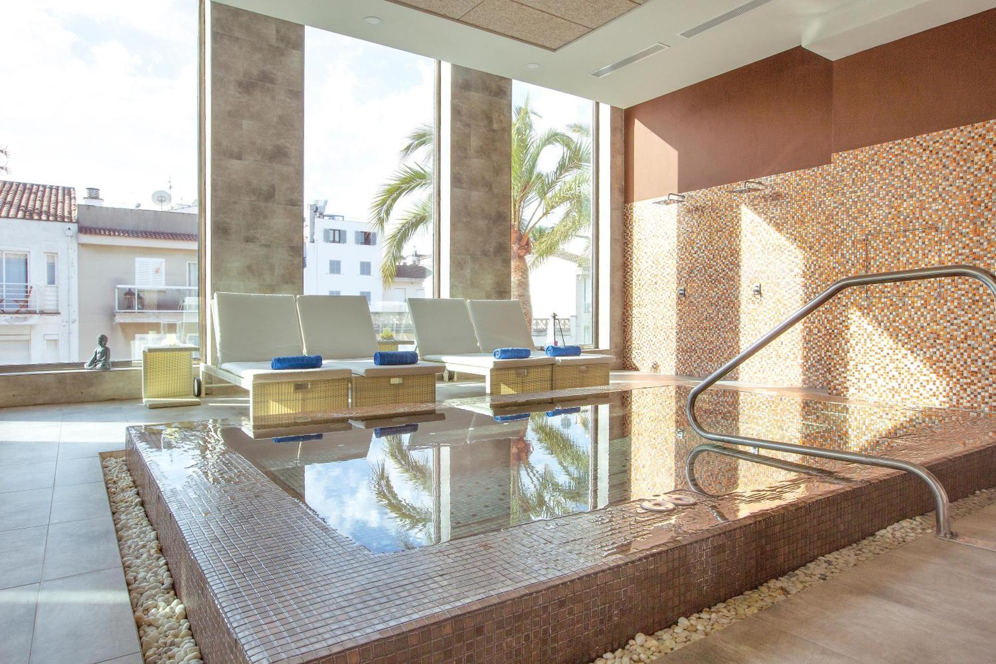 Appart hôtel Marsenses & Adults Only 4*